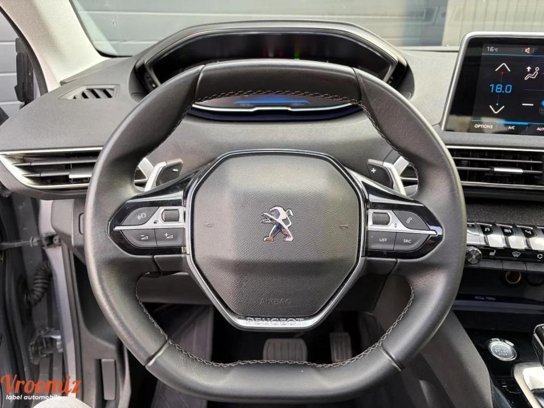 Peugeot 3008 1.5 BlueHDI 130ch Allure EAT8 / Toit ouvrant Cuir Focal