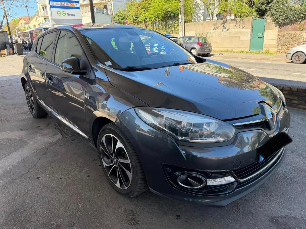 Renault Megane PHASE 3 BOSE CHAINE DISTRIBUTION GPS SEMI CUIR CAMERA DE RECUL PAIEMENT 4 OU 10 FOIS