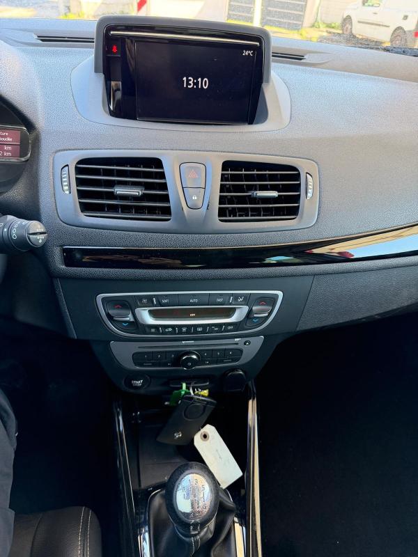 Renault Megane PHASE 3 BOSE CHAINE DISTRIBUTION GPS SEMI CUIR CAMERA DE RECUL PAIEMENT 4 OU 10 FOIS