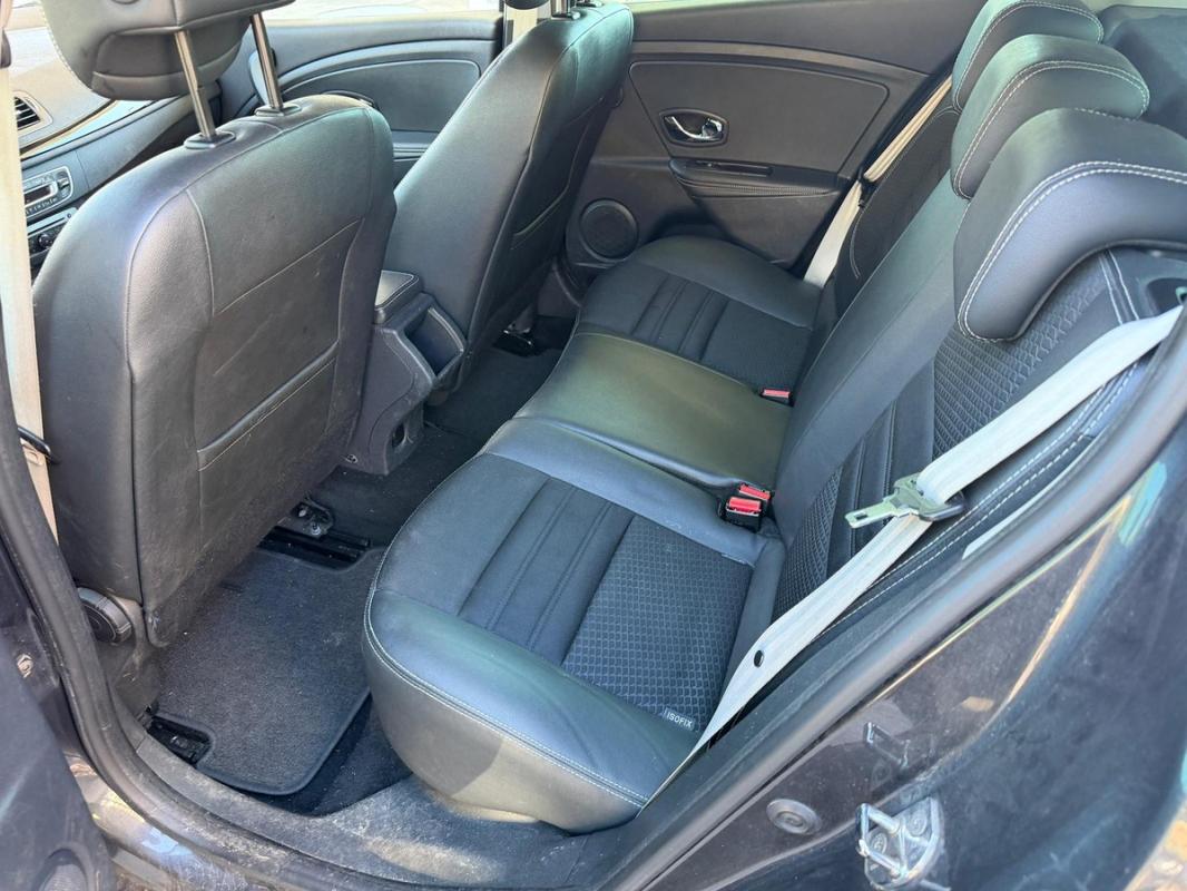 Renault Megane PHASE 3 BOSE CHAINE DISTRIBUTION GPS SEMI CUIR CAMERA DE RECUL PAIEMENT 4 OU 10 FOIS