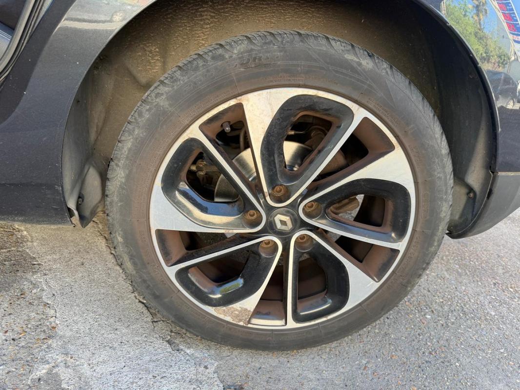 Renault Megane PHASE 3 BOSE CHAINE DISTRIBUTION GPS SEMI CUIR CAMERA DE RECUL PAIEMENT 4 OU 10 FOIS