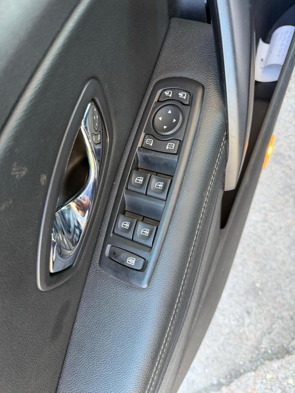 Renault Megane PHASE 3 BOSE CHAINE DISTRIBUTION GPS SEMI CUIR CAMERA DE RECUL PAIEMENT 4 OU 10 FOIS