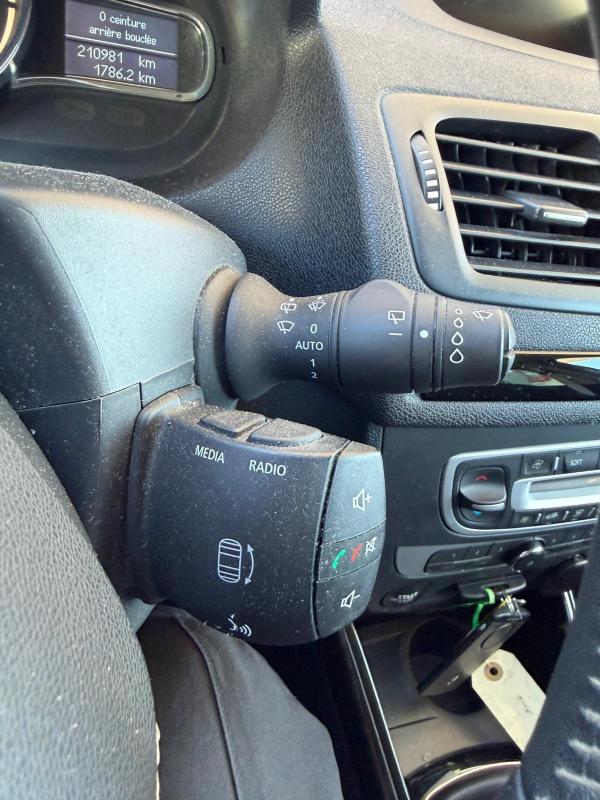 Renault Megane PHASE 3 BOSE CHAINE DISTRIBUTION GPS SEMI CUIR CAMERA DE RECUL PAIEMENT 4 OU 10 FOIS