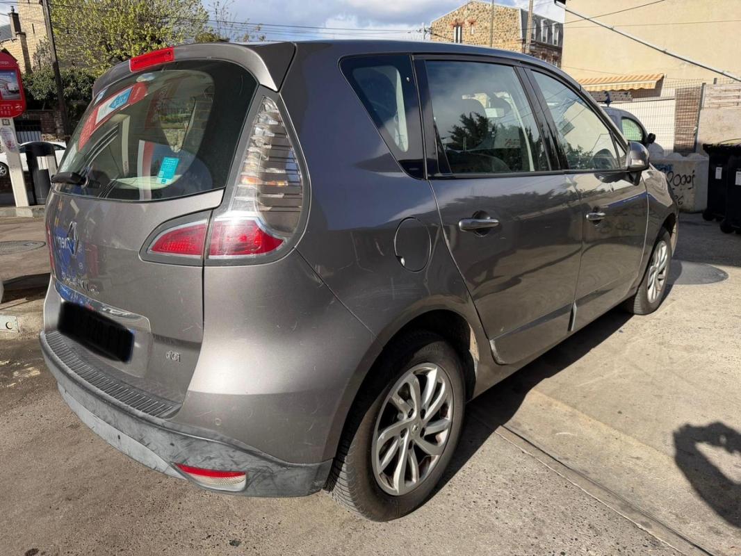 Renault Scenic PHASE 2 DYNAMIQUE GPS SEMI CUIR RADAR AVANT ARRIERE REGULATEUR PAIMENT 4 OU 10 FOIS