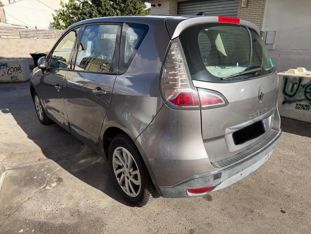 Renault Scenic PHASE 2 DYNAMIQUE GPS SEMI CUIR RADAR AVANT ARRIERE REGULATEUR PAIMENT 4 OU 10 FOIS
