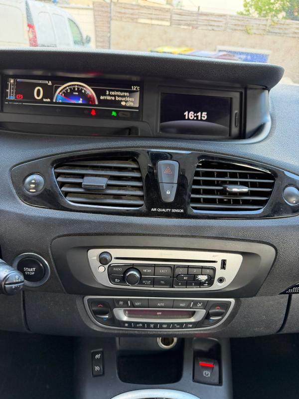 Renault Scenic PHASE 2 DYNAMIQUE GPS SEMI CUIR RADAR AVANT ARRIERE REGULATEUR PAIMENT 4 OU 10 FOIS