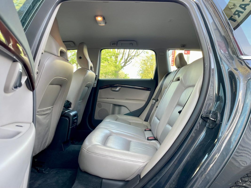 Volvo V70 2.4D 175 SUMMUM