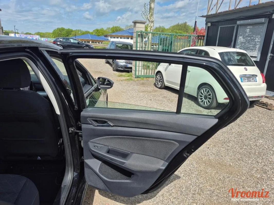 Volkswagen Golf 2.0 TDI 115cv SCR LIFE BUSINESS DSG7 14575 Hors Taxes 1ére main