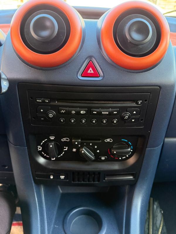 Peugeot 1007 1.4 i 75cv 48KM CERTIFIE SUIVI FACTURE REGULATEUR/LIMITEUR PAIEMENT 4 OU 10 FOIS