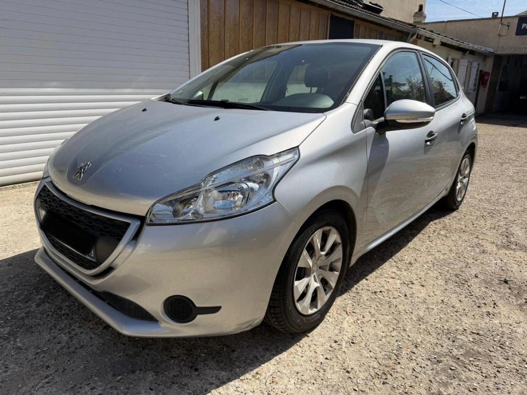 Peugeot 208 1.4 HDI 68CH 181KM REGULATEUR LIMITEUR DE VITESSE BLUETOOTH PAIEMENT EN 4 /10 FOIS