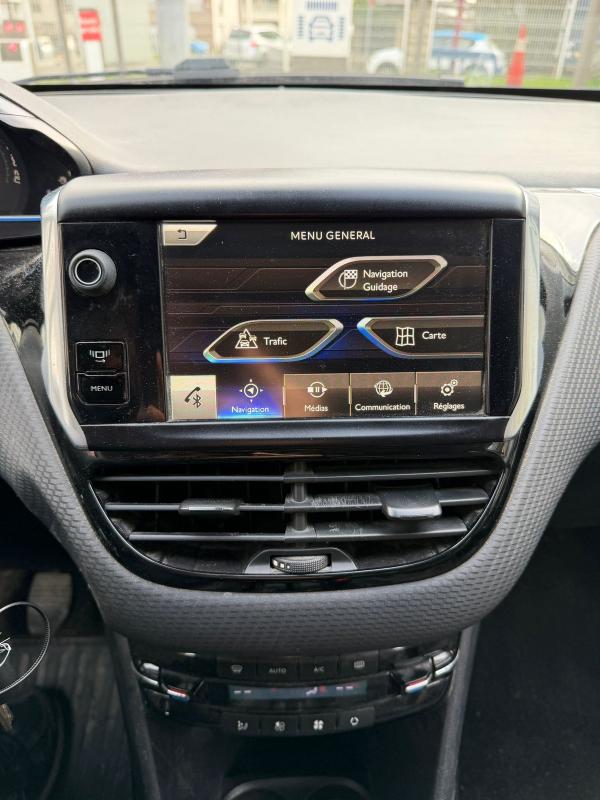 Peugeot 2008 1.6EHDI ALURE CARNET ENTRETIEN SUIVI KIT DISTRIBUTION NEUVE GPS PAIEMENT 4 OU 10 FOIS