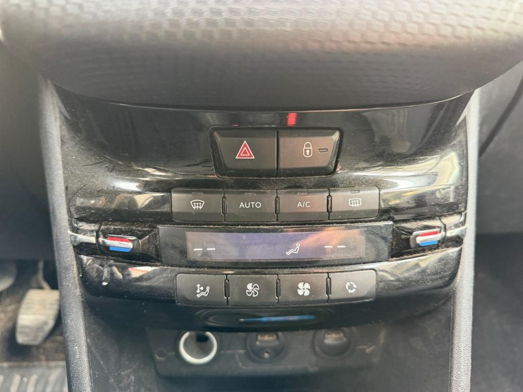 Peugeot 2008 1.6EHDI ALURE CARNET ENTRETIEN SUIVI KIT DISTRIBUTION NEUVE GPS PAIEMENT 4 OU 10 FOIS