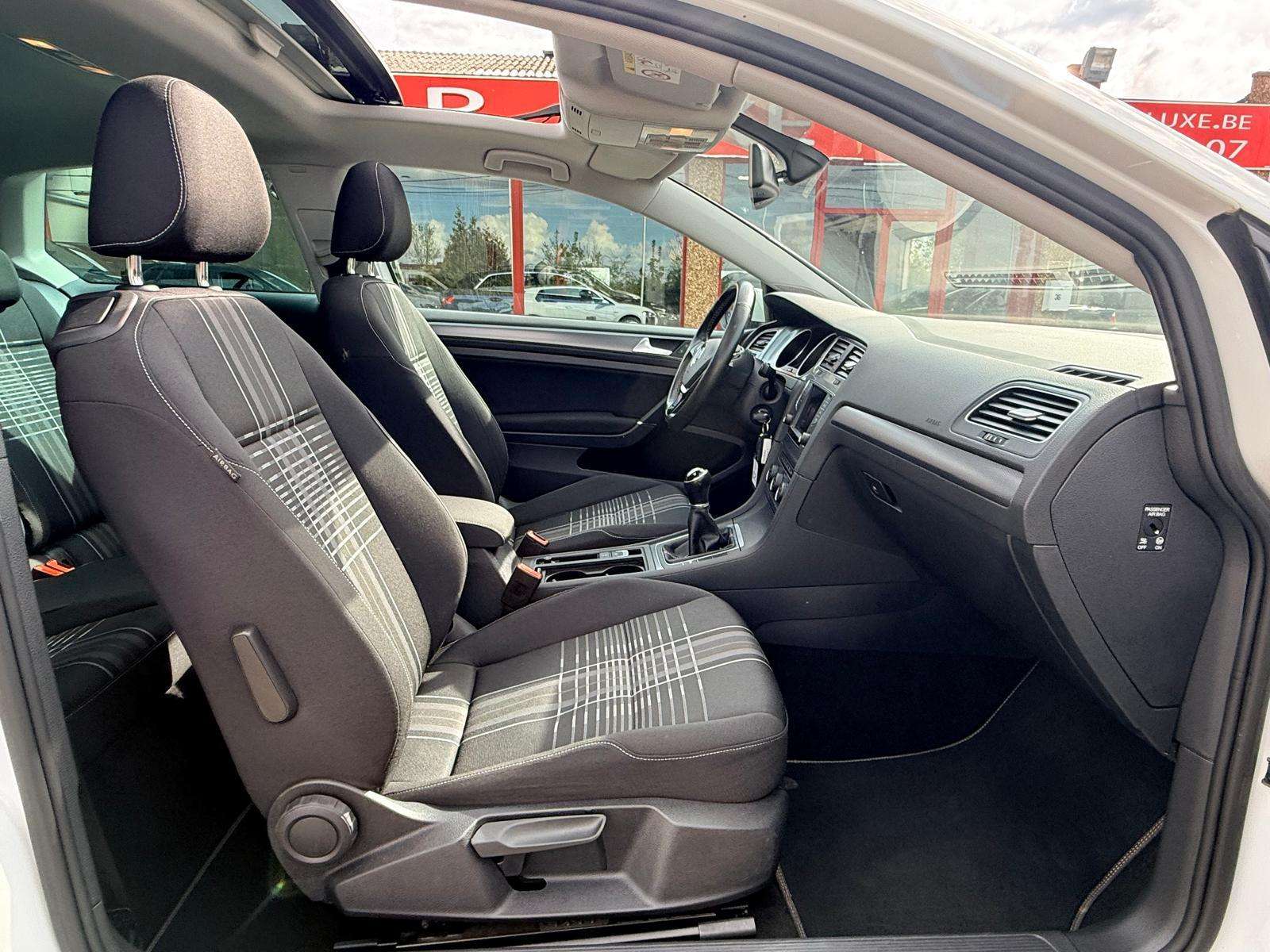 Volkswagen Golf 1.2TSI LOUNGE MODEL 1O5CV PANORAMIQUE  GPS