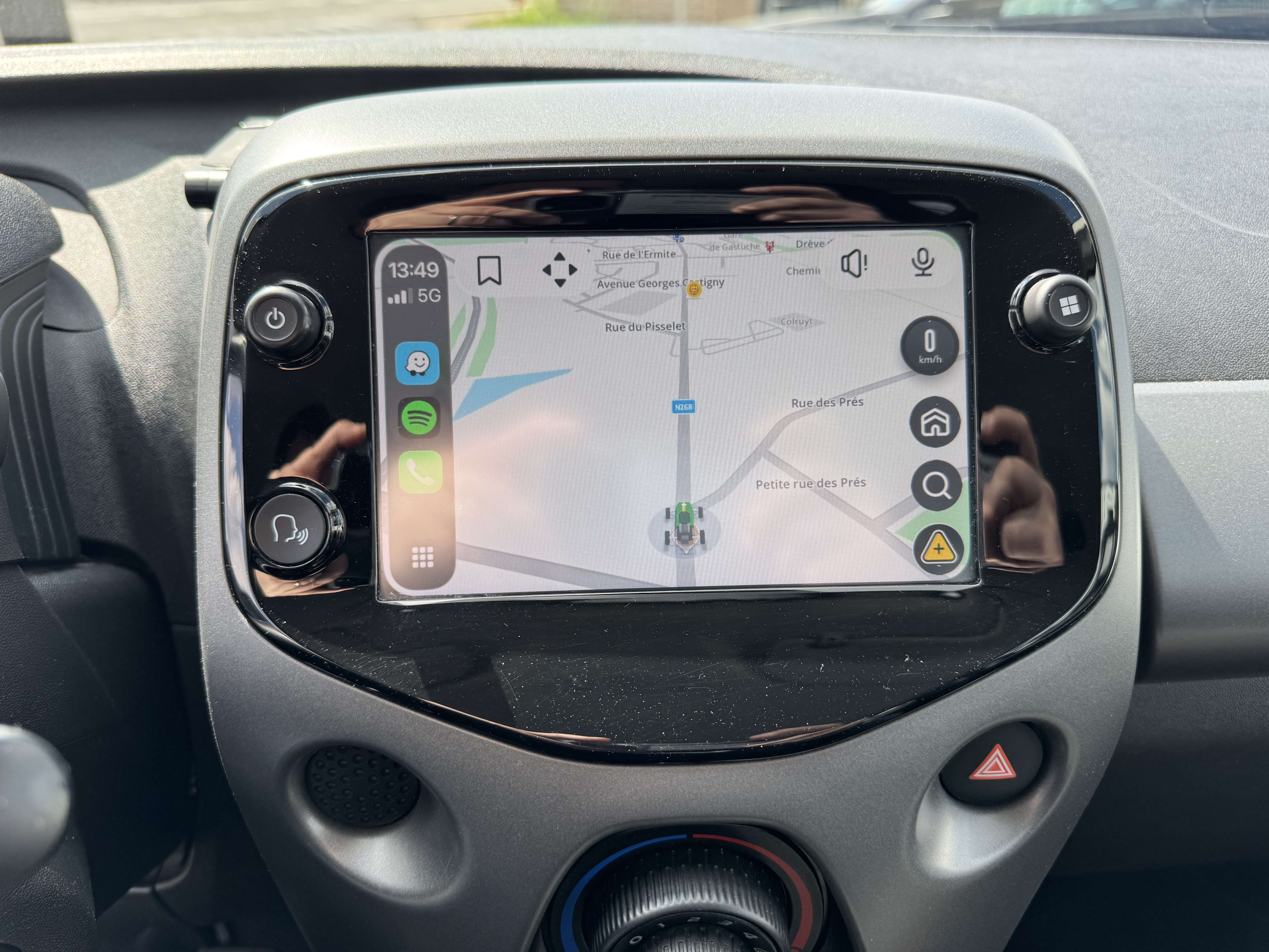 Toyota Aygo 1.0i VVT-i X-play / CARPLAY / AIRCO / CAMERA / LED