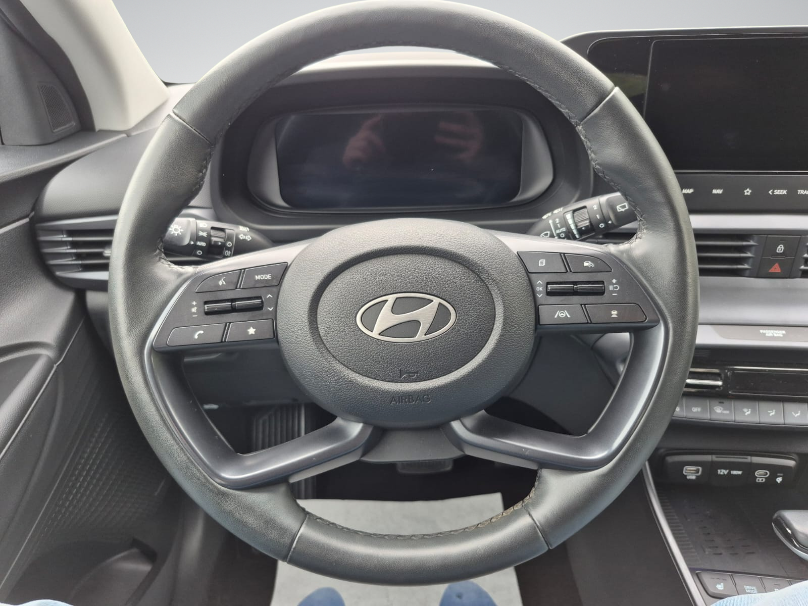 Hyundai i20 1.0 T-GDi MHEV Sky DCT - Automatique Faible KM - Garantie Constructeur - Disponible rapidement - Zone LEZ Ok 12/2034
