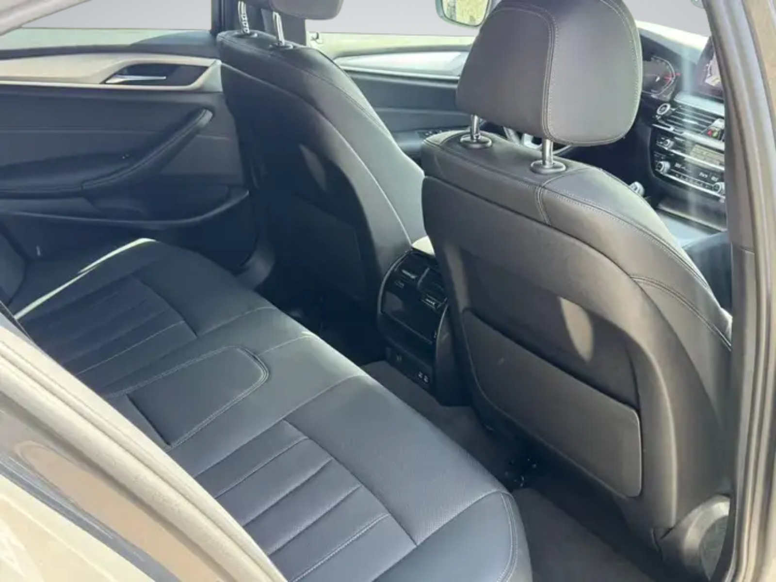 BMW 518 dA MHEV//CARNET//CARPLAY//GPS/CAMERA/GARANTIE/