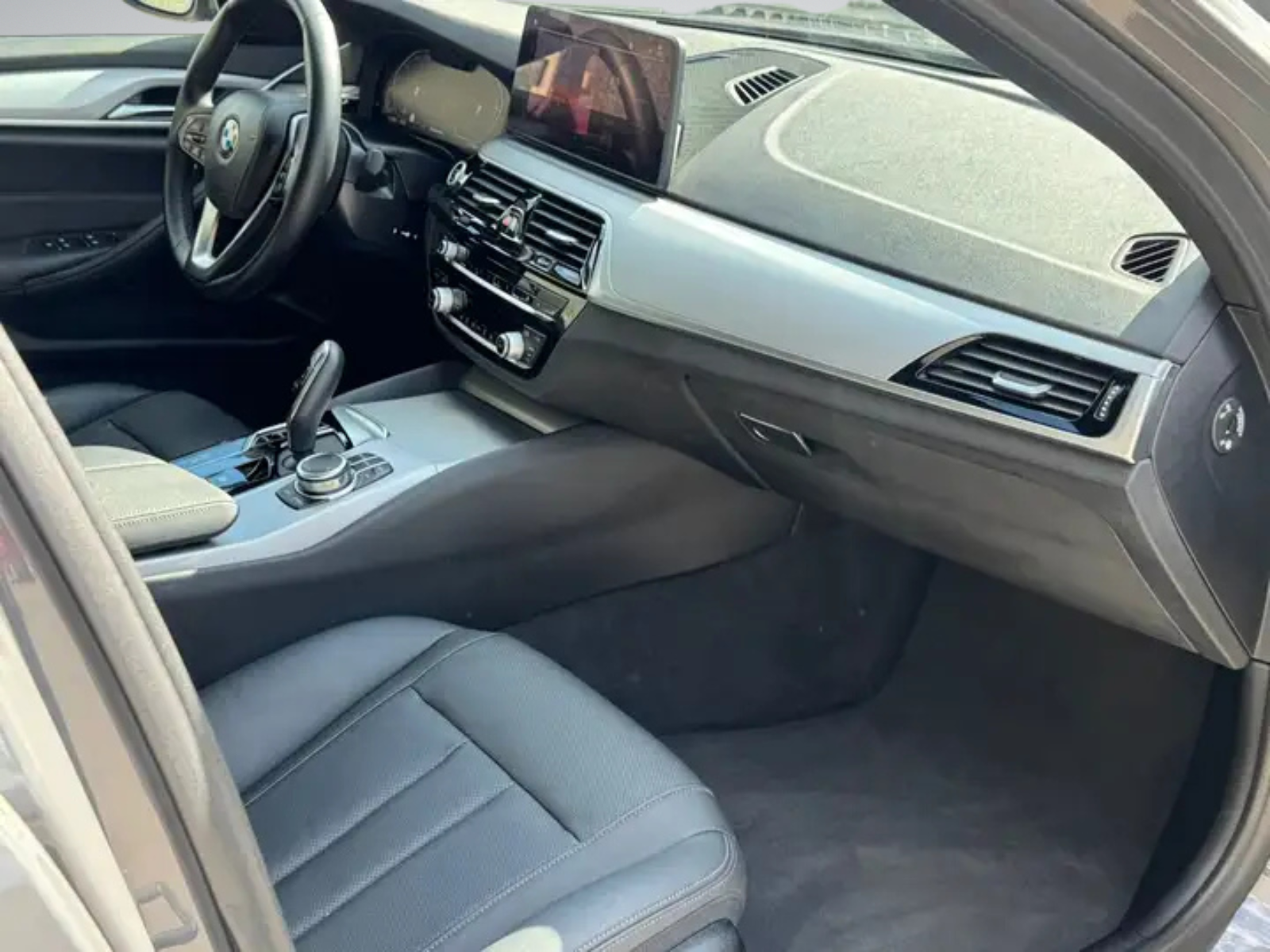 BMW 518 dA MHEV//CARNET//CARPLAY//GPS/CAMERA/GARANTIE/