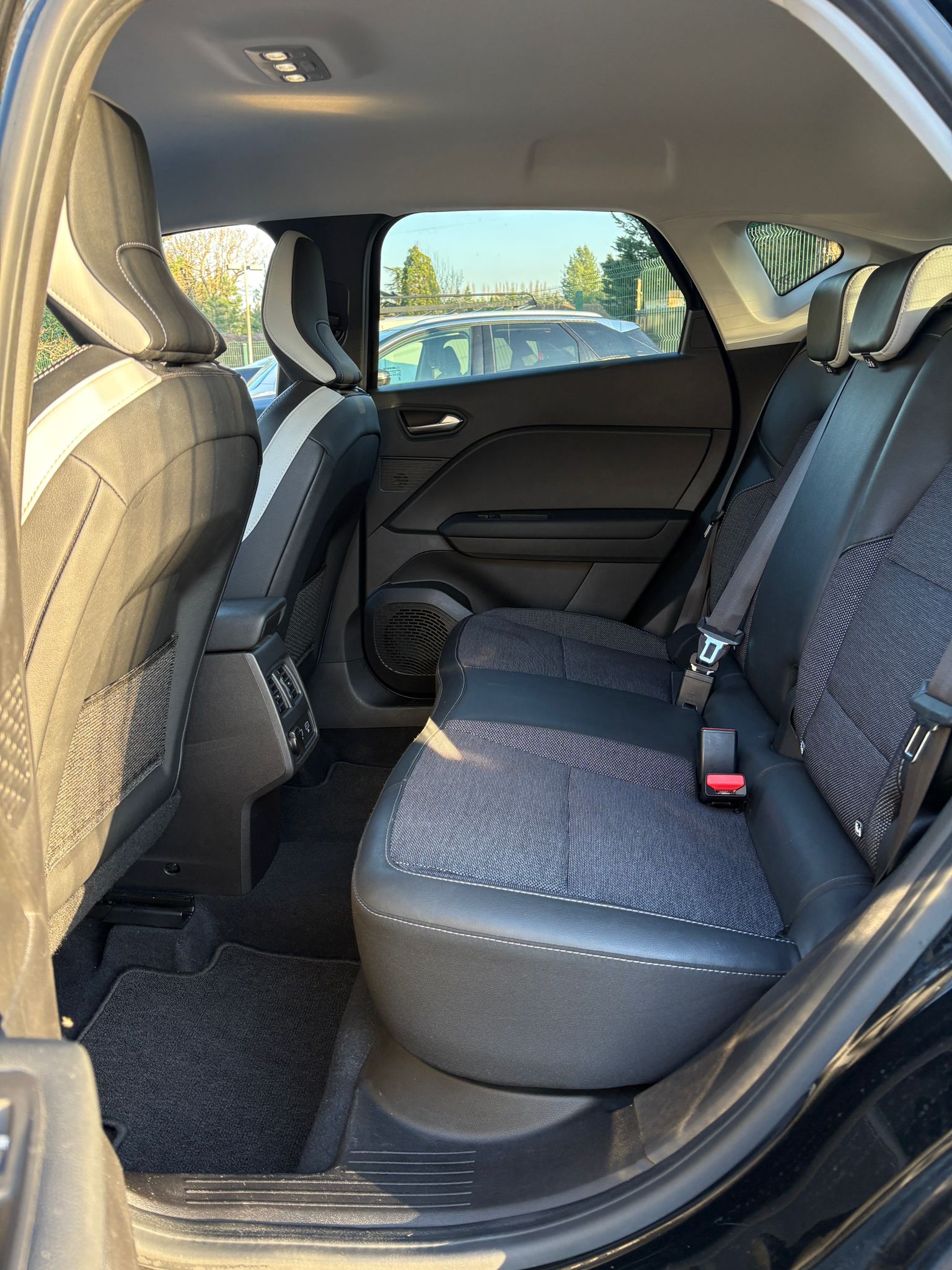 Renault Captur 1.6 E-TECH HYBRIDE RECHARGEABLE 160CV INTENSE
