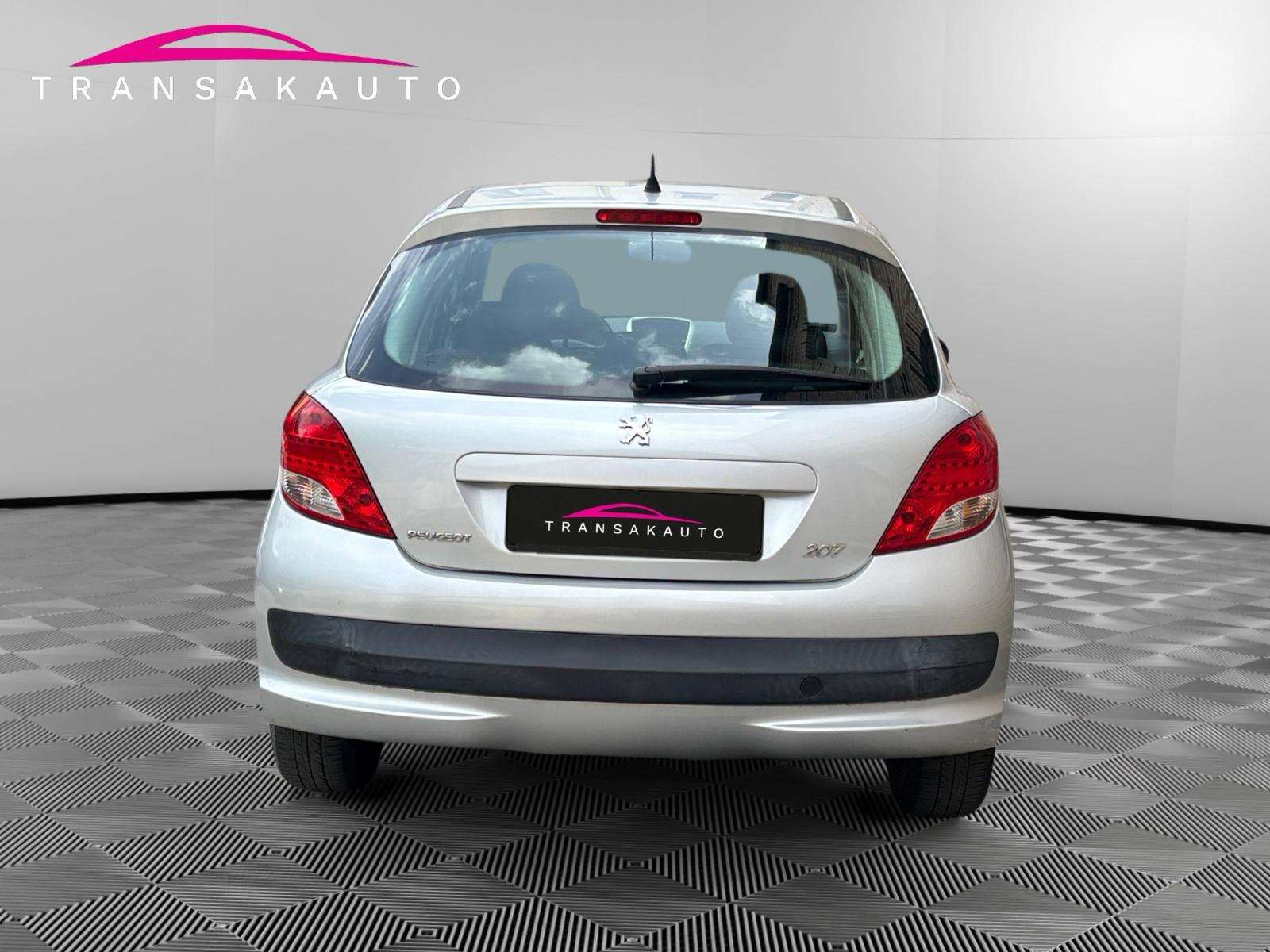 Peugeot 207 207 1.4i / Garantie / Kit main libre