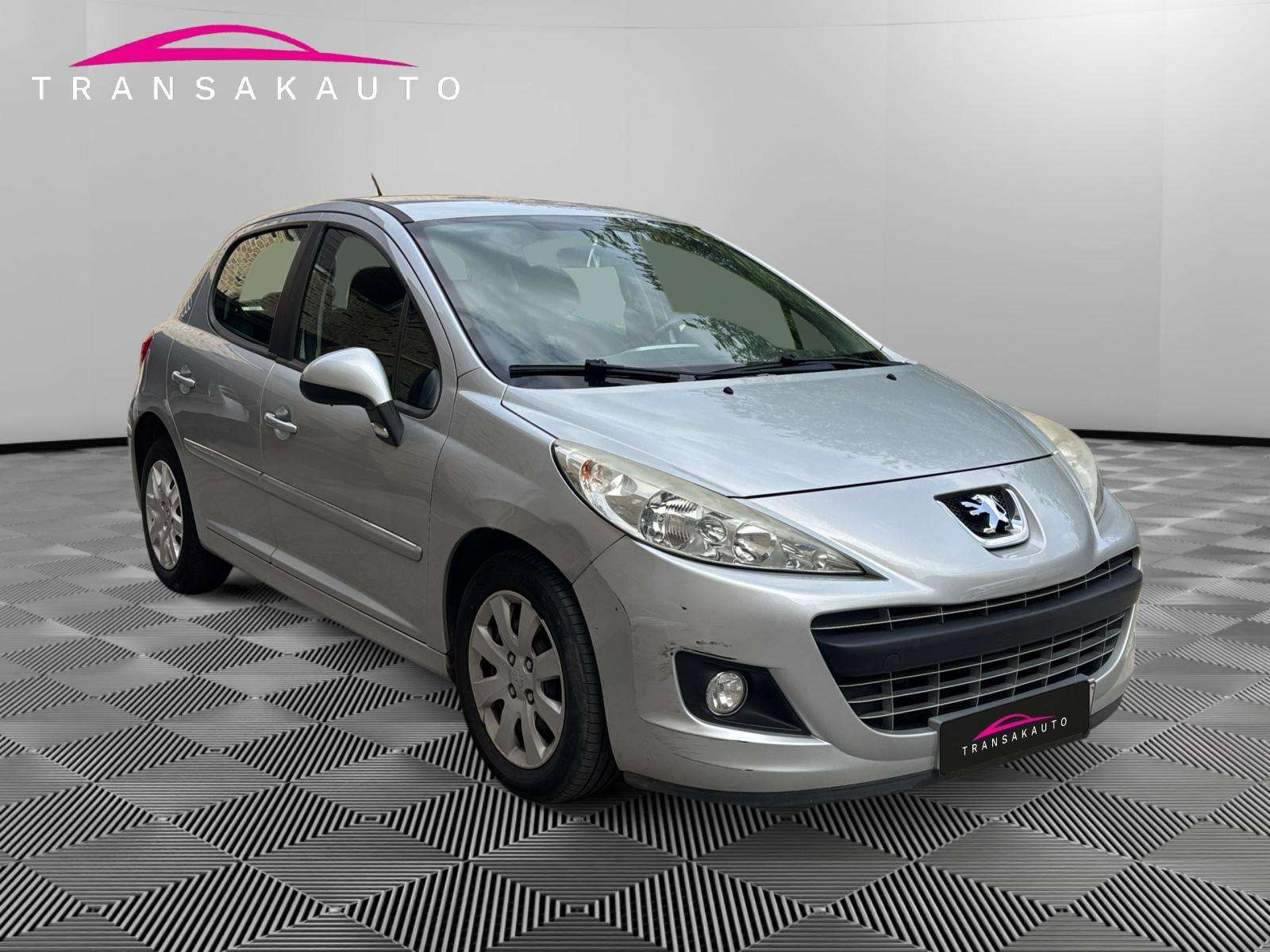 Peugeot 207 207 1.4i / Garantie / Kit main libre