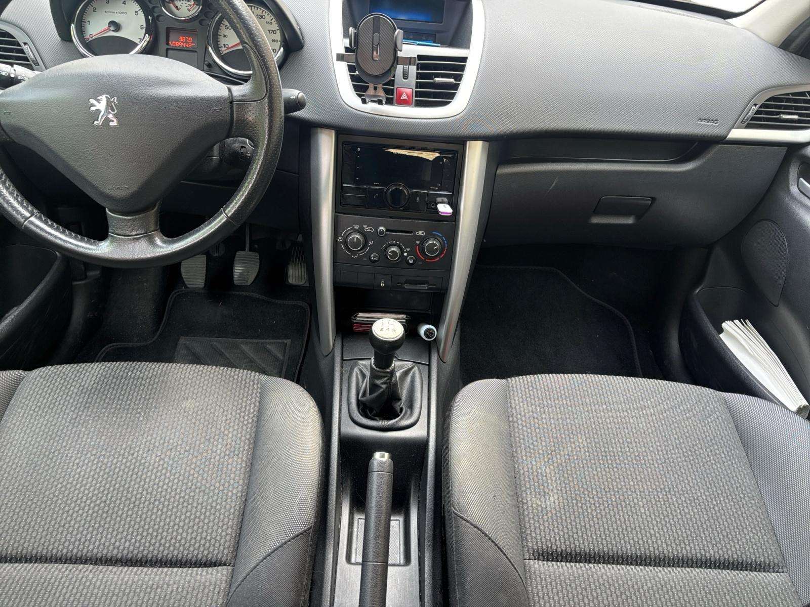 Peugeot 207 207 1.4i / Garantie / Kit main libre