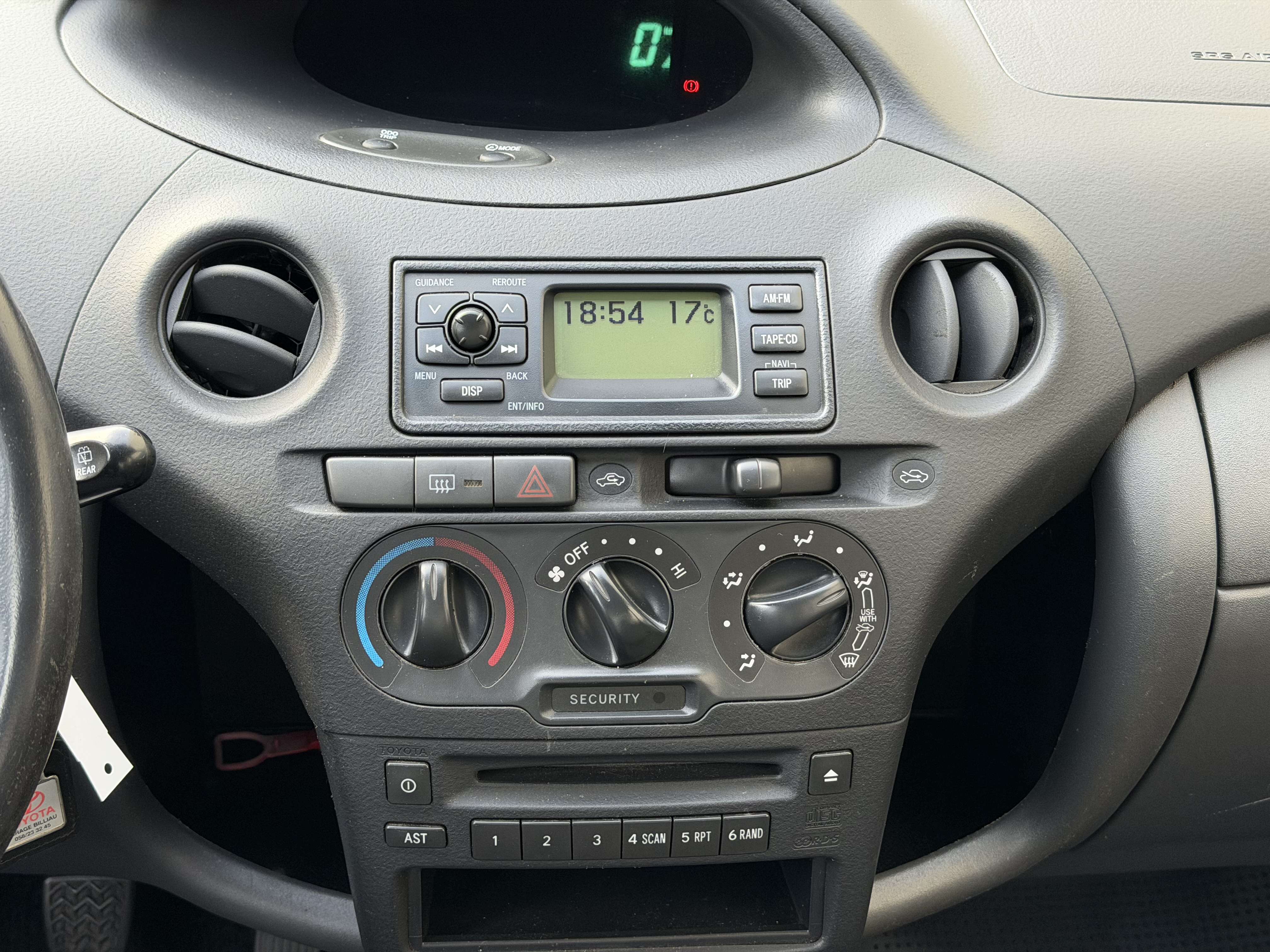 Toyota Yaris Yaris 1.3i VVT-i 16v* Garantie 12 Mois✅