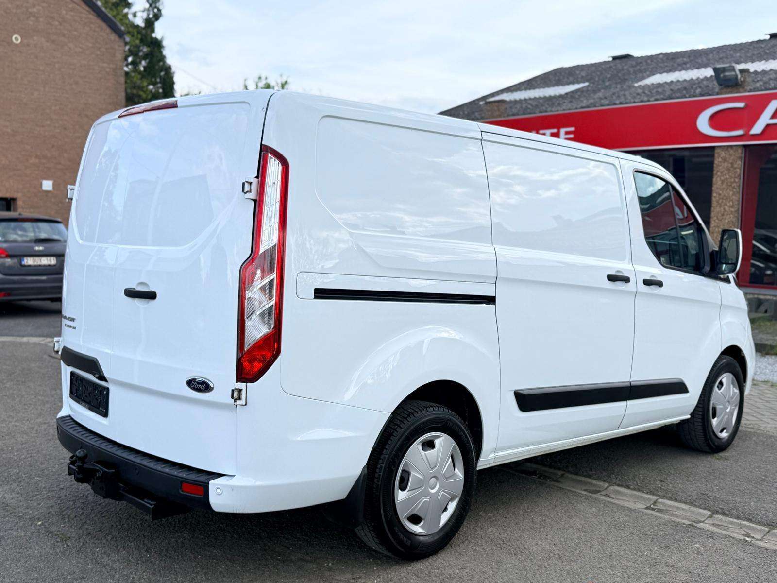 Ford Transit Custom 2.0 TDCi 130CV BOITE AUTO 3 PLACES L2H1 TVAC