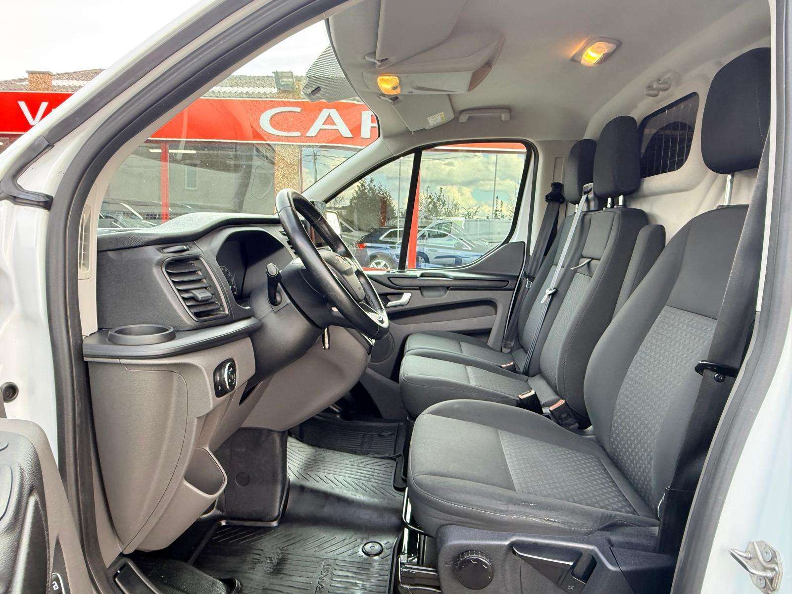 Ford Transit Custom 2.0 TDCi 130CV BOITE AUTO 3 PLACES L2H1 TVAC