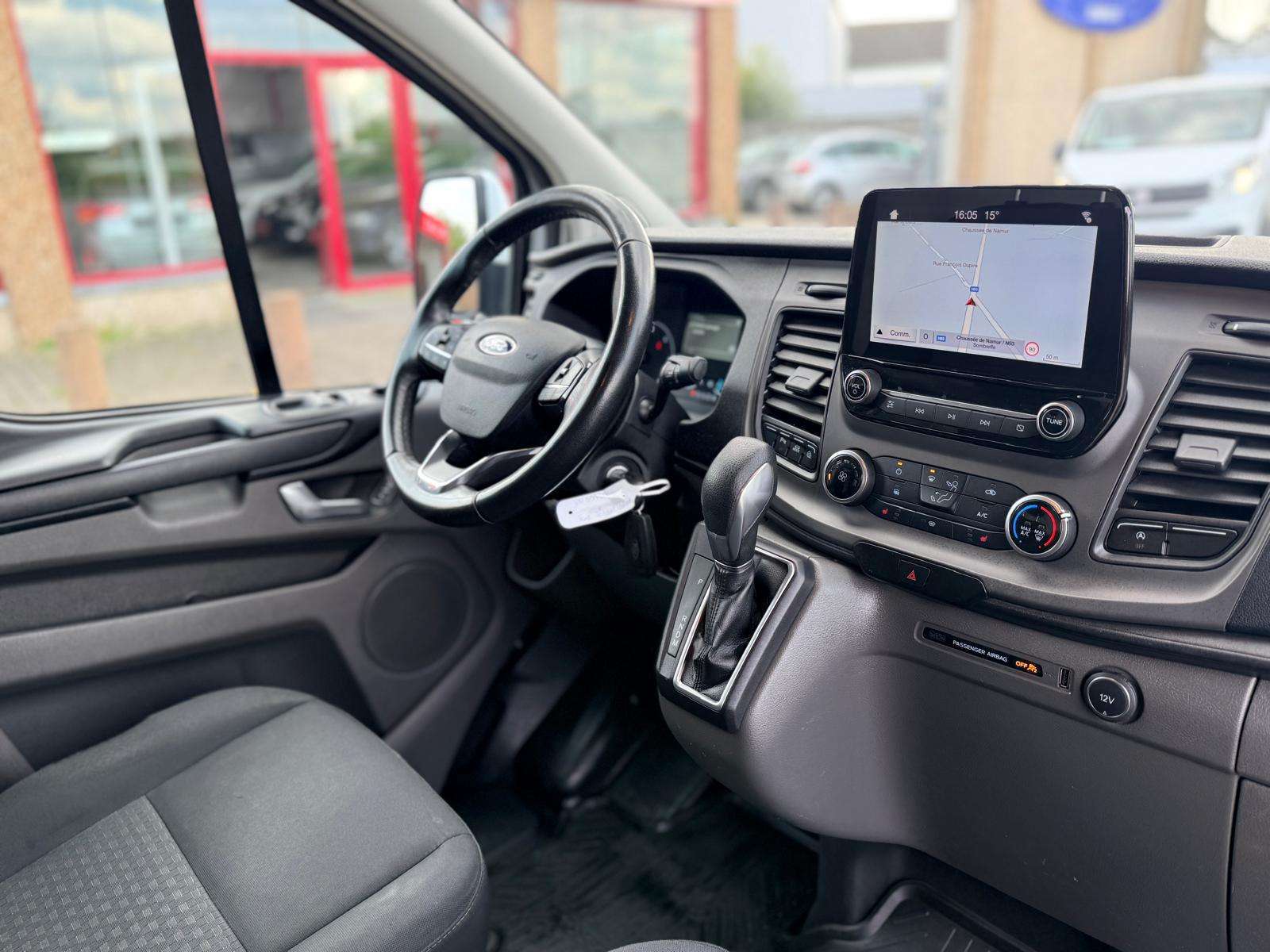 Ford Transit Custom 2.0 TDCi 130CV BOITE AUTO 3 PLACES L2H1 TVAC