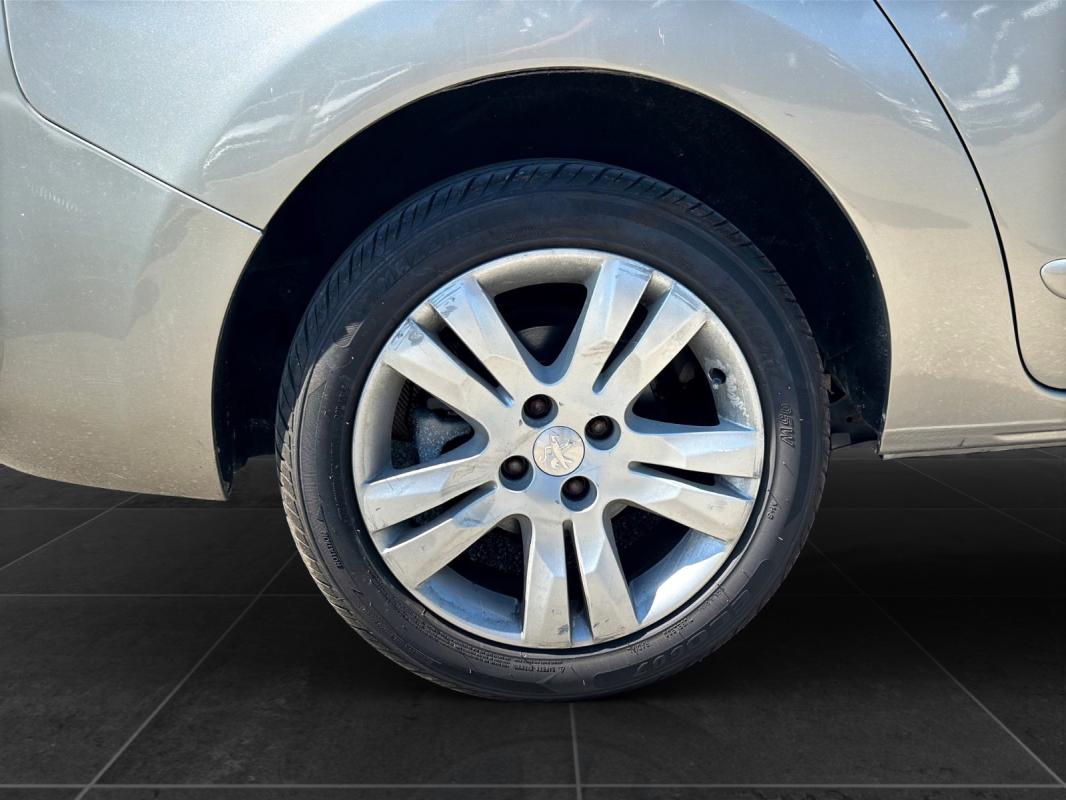 Peugeot 5008 1.6 BlueHDi 120ch SS EAT6 7 Places Allure