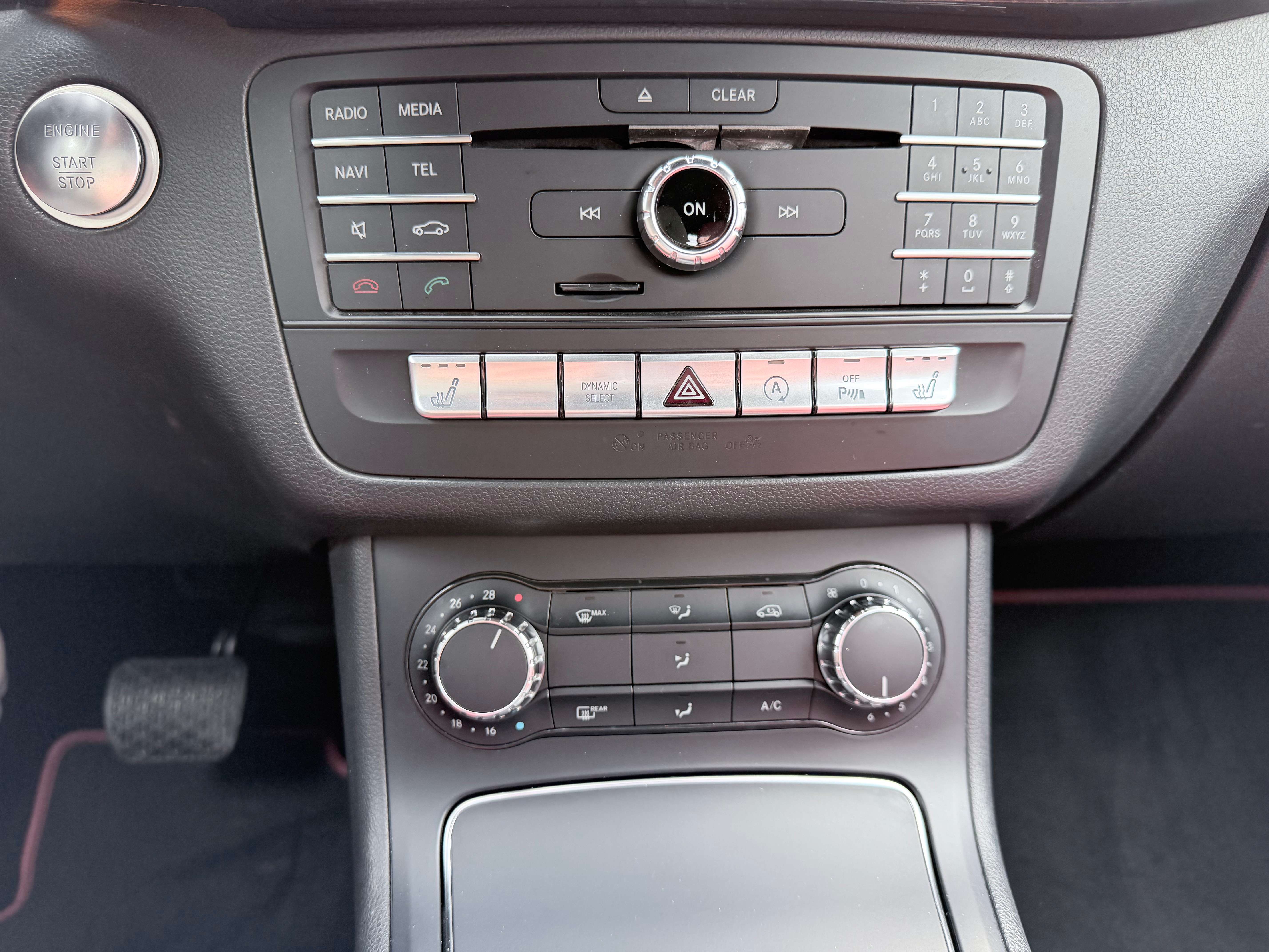 Mercedes-Benz B 200 AUT. LEDER/ZETELVERW./NABI/CRUISE/MEDA/CAMERA