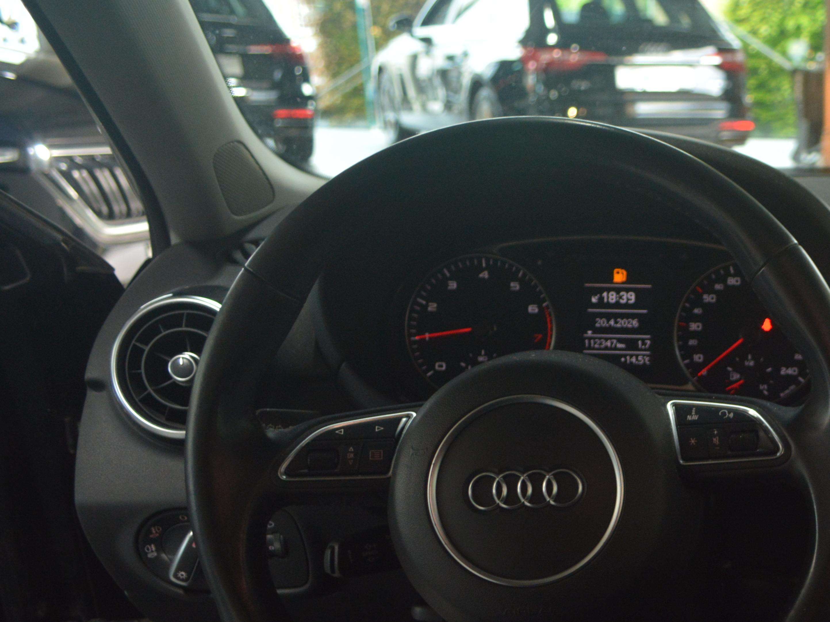 Audi A1 A1 1.0 TFSI Sport / NAVI / LEDER-ALCANTARE