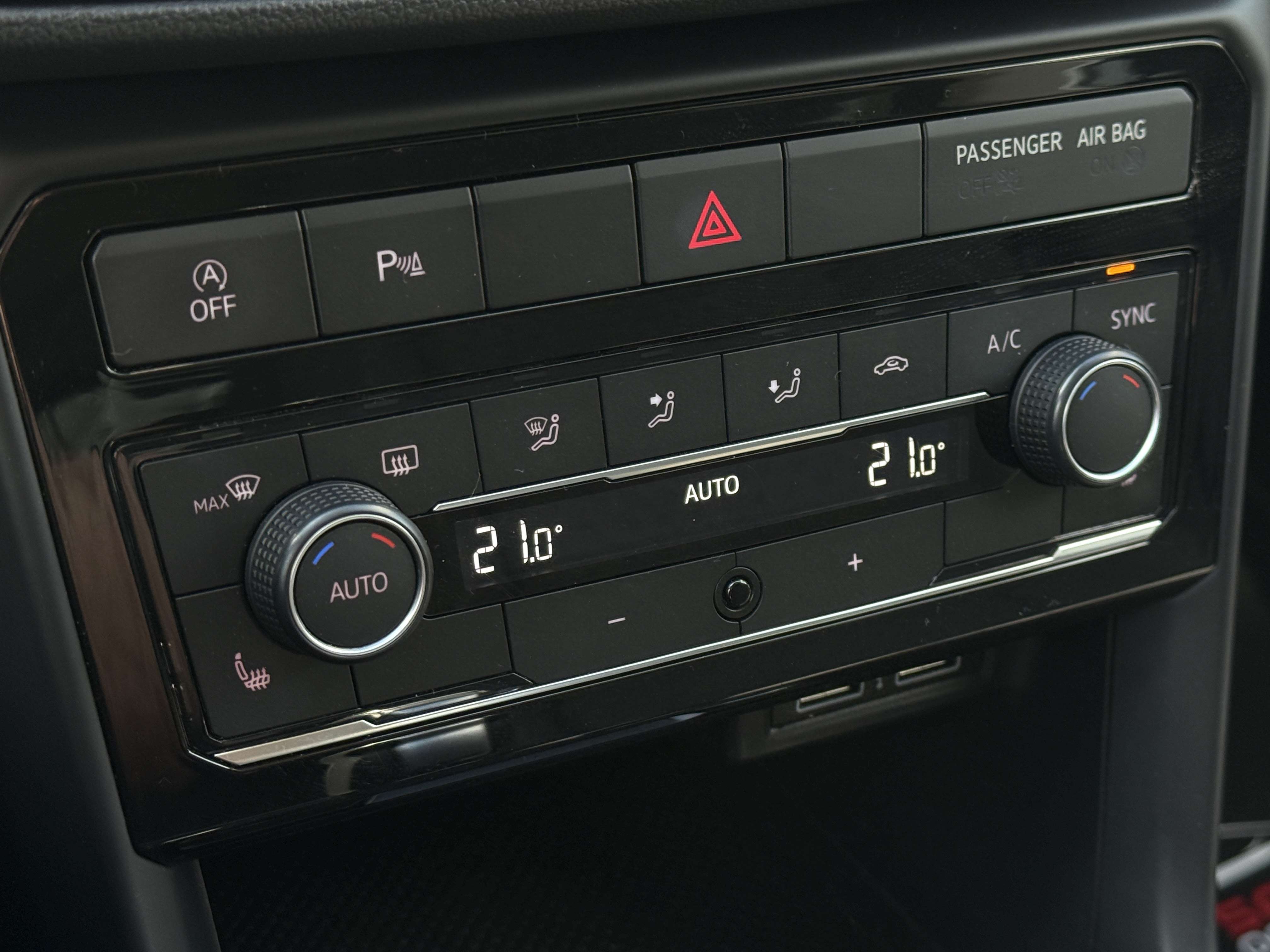 Volkswagen T-Cross T-Cross 1.0 TSI Style DSG /CarPlay/Led/Pdc/Gar./
