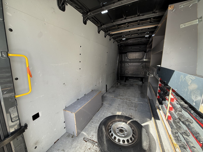 Volkswagen CRAFTER FG 35 L4H3 2.0 TDI 177CH BUSINESS LINE TRACTION BVA8