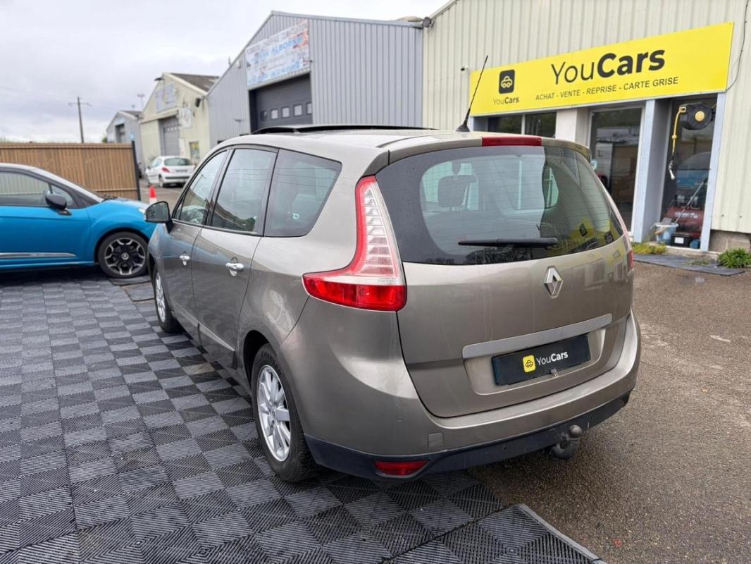 Renault Scenic Grand III 1.9 dCi 131 cv CARPLAY - TOIT OUVRANT SIEGE CHAUFFANT/ELECTRIQUE