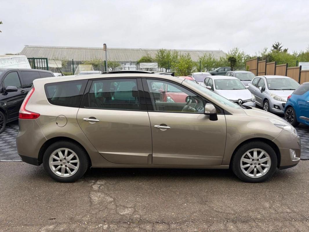 Renault Scenic Grand III 1.9 dCi 131 cv CARPLAY - TOIT OUVRANT SIEGE CHAUFFANT/ELECTRIQUE
