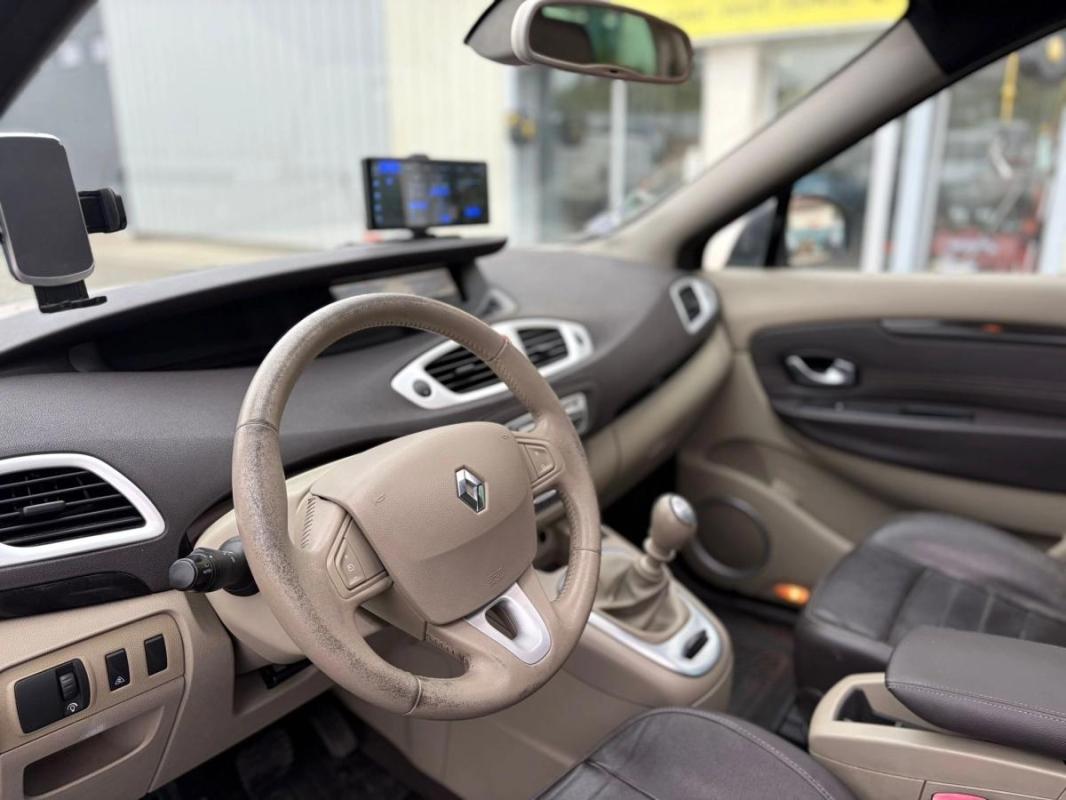 Renault Scenic Grand III 1.9 dCi 131 cv CARPLAY - TOIT OUVRANT SIEGE CHAUFFANT/ELECTRIQUE