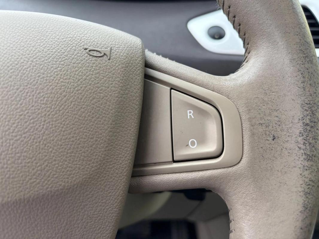 Renault Scenic Grand III 1.9 dCi 131 cv CARPLAY - TOIT OUVRANT SIEGE CHAUFFANT/ELECTRIQUE