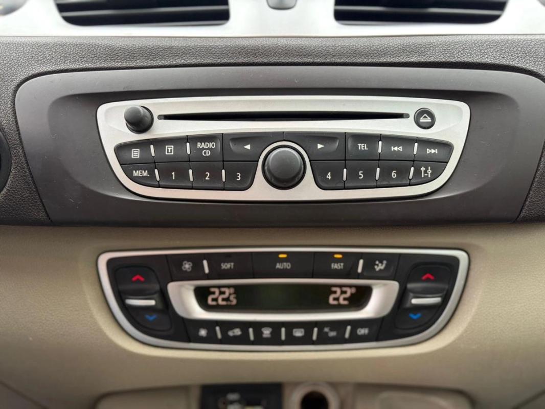 Renault Scenic Grand III 1.9 dCi 131 cv CARPLAY - TOIT OUVRANT SIEGE CHAUFFANT/ELECTRIQUE