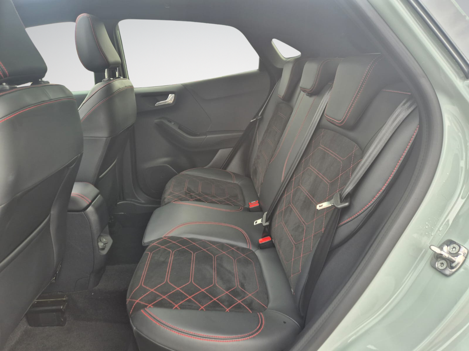 Ford Puma 1.0 EcoBoost mHEV ST-Line / Carplay / Camera 360° / Cuir & Alcantara / Garantie 12 Mois