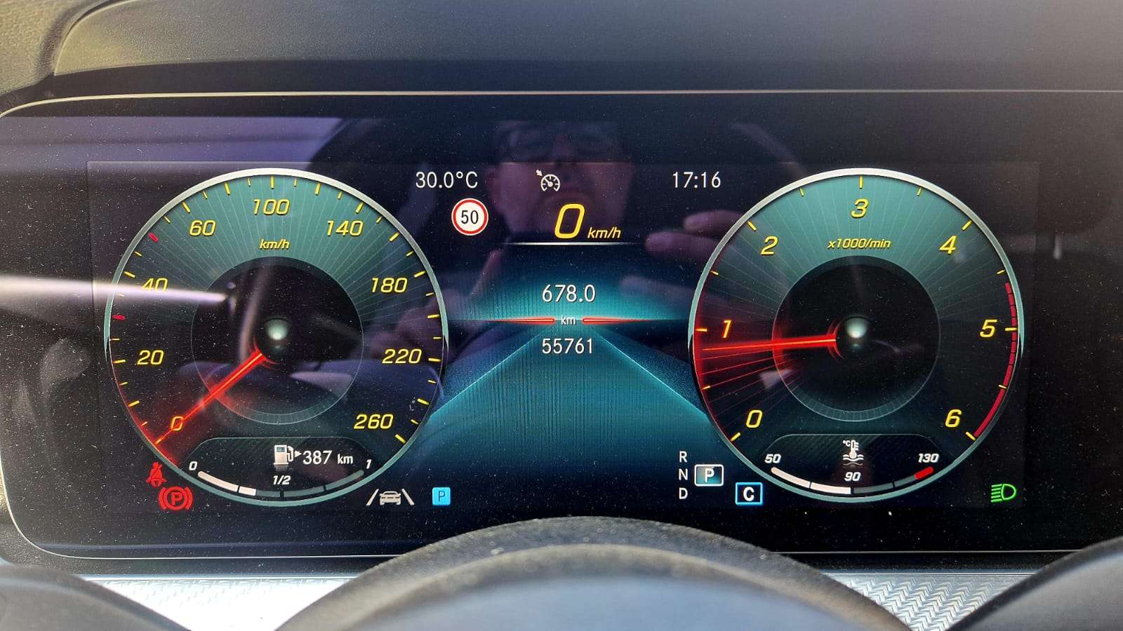 Mercedes-Benz E 200 D/ Automatique/ 9G-TRONIC/ Eclairage Ambiance