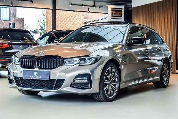 BMW 330 eA M-Sport Night Edition 12/2021 - Full Option!!
