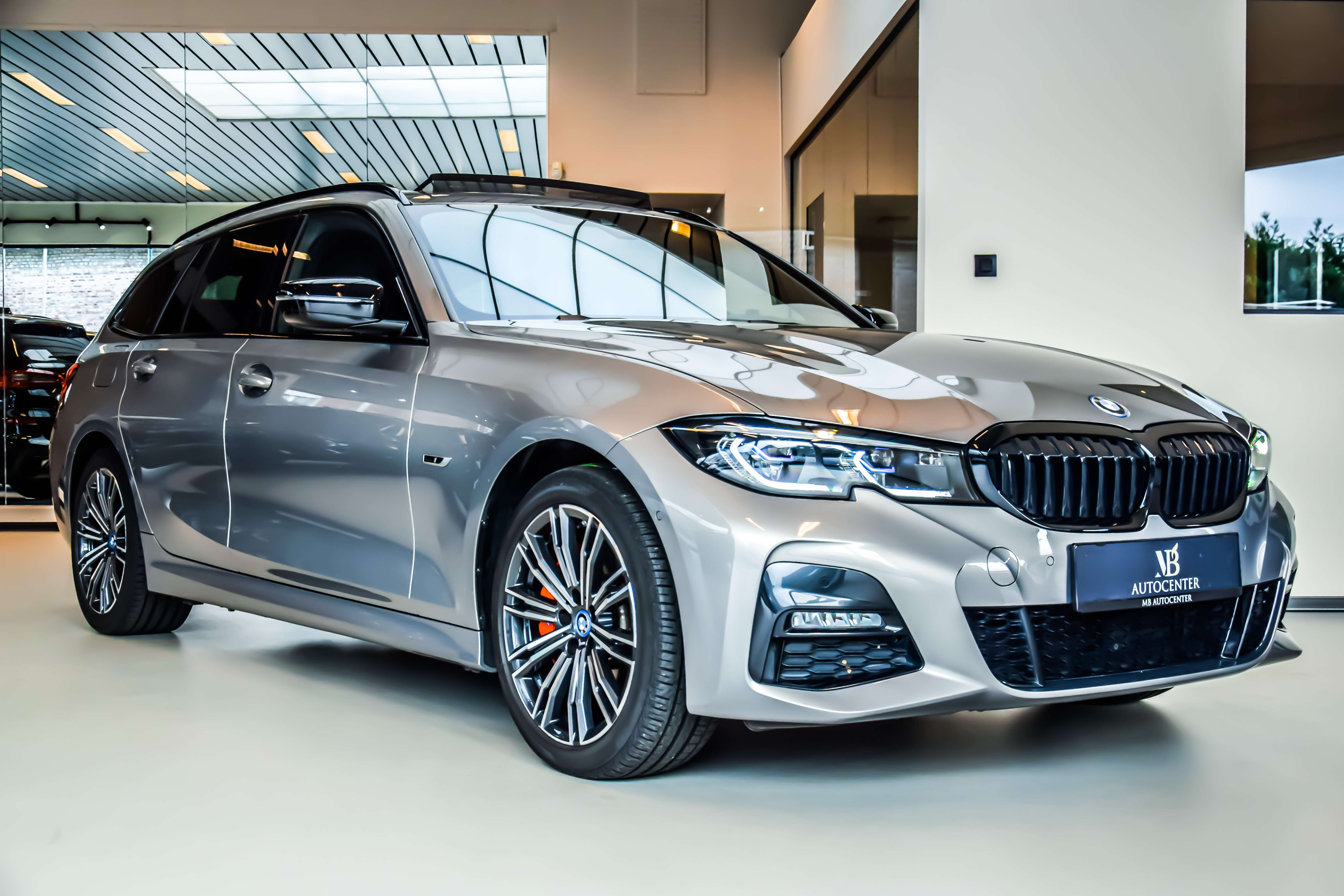 BMW 330 eA M-Sport Night Edition 12/2021 - Full Option!!