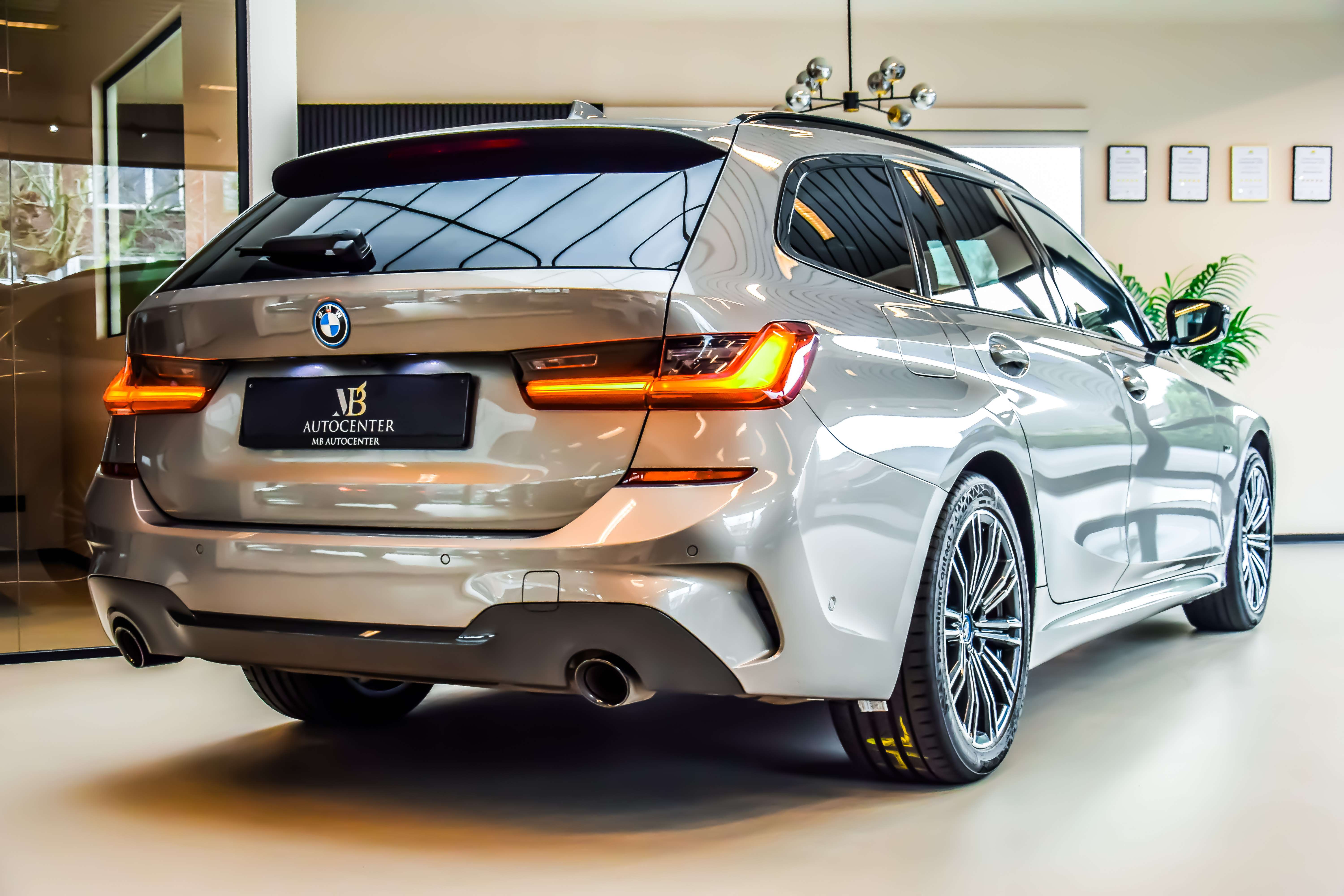 BMW 330 eA M-Sport Night Edition 12/2021 - Full Option!!