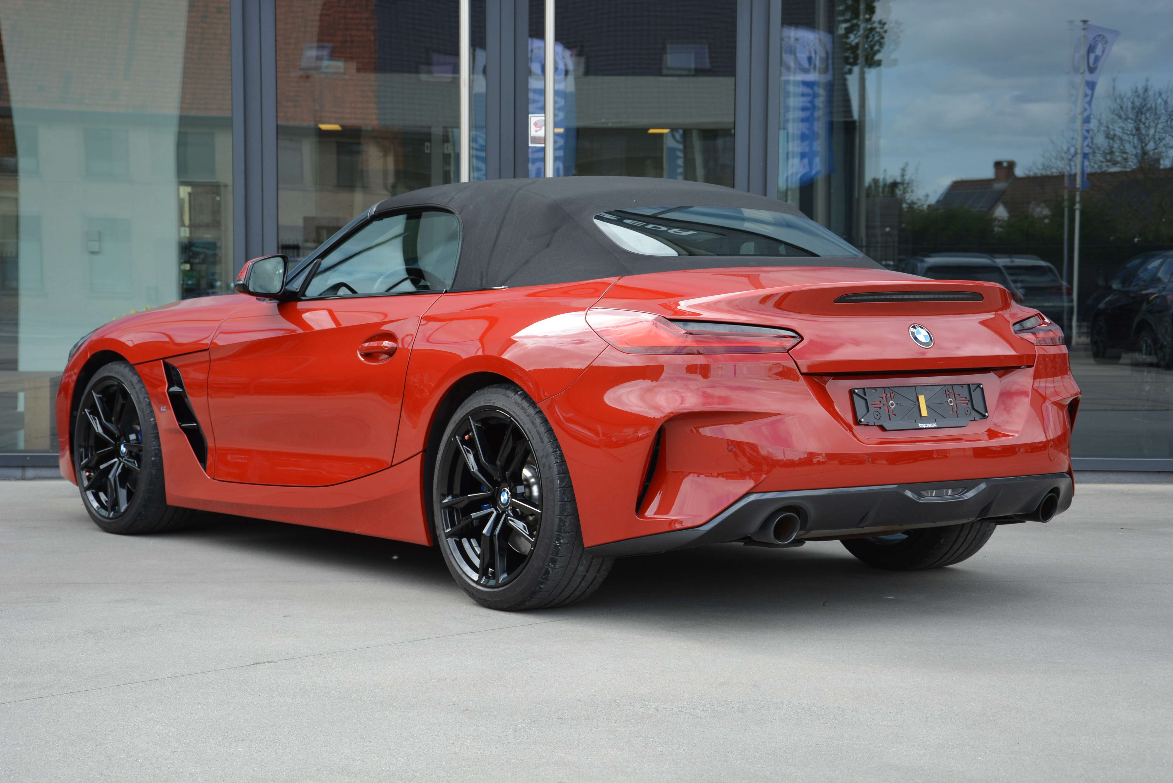 BMW Z4 sDrive30i M-Sport/ San Francisco Red/Keyless/H&K