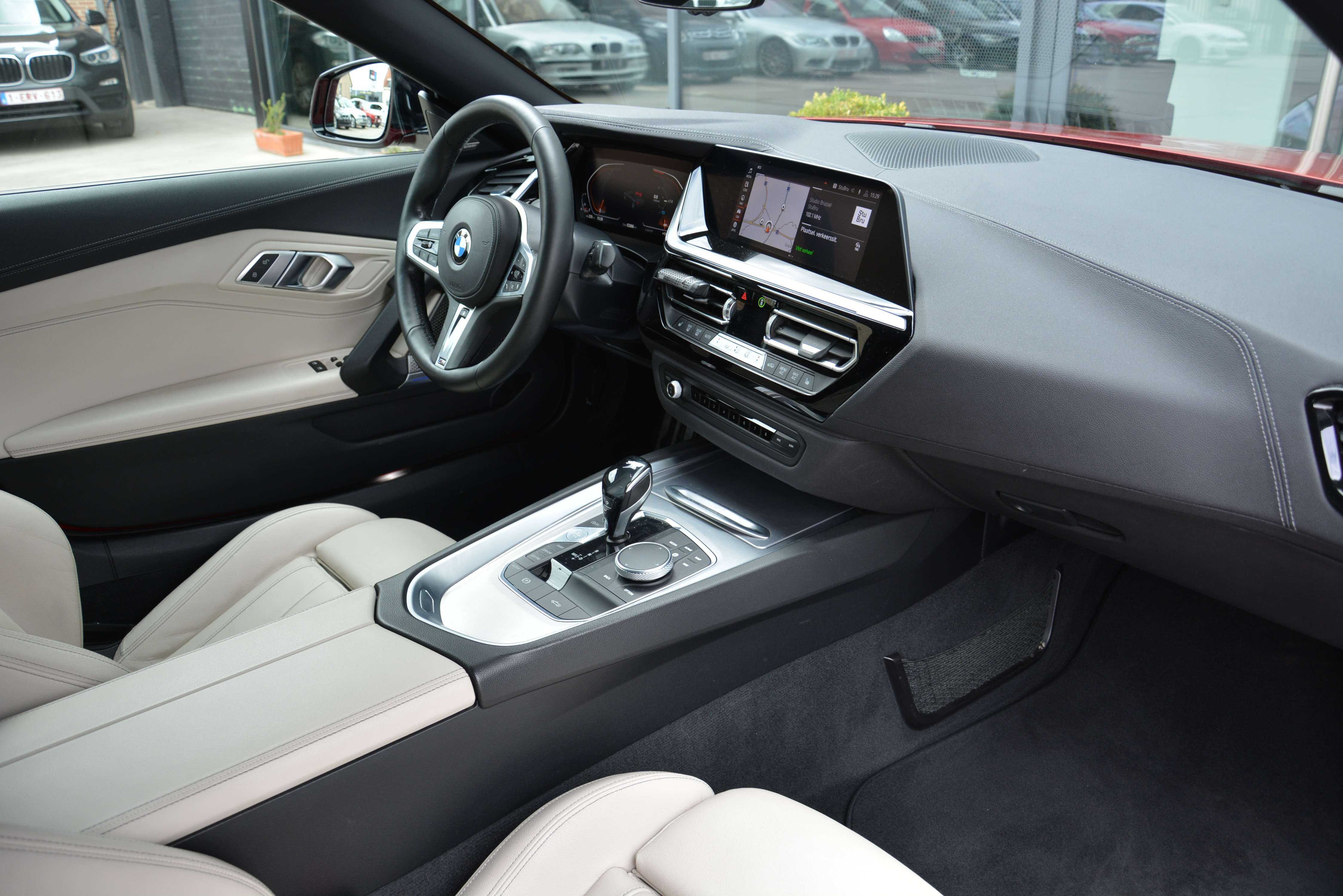 BMW Z4 sDrive30i M-Sport/ San Francisco Red/Keyless/H&K