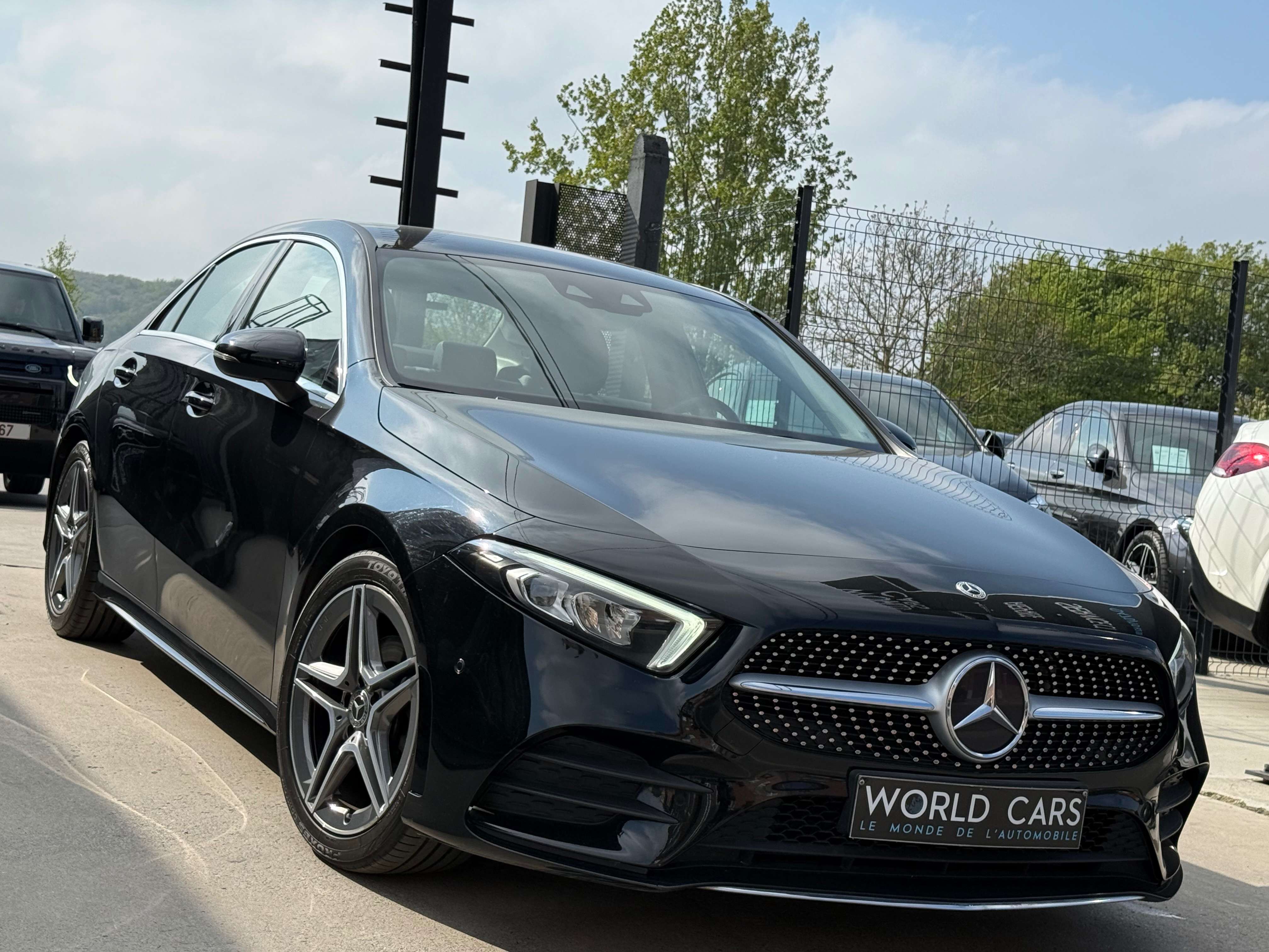 Mercedes-Benz A 200 d PACK AMG - COCKPIT - LINE ASS. - PARK ASS. - CAMERA - NAVI - FULL OPTION