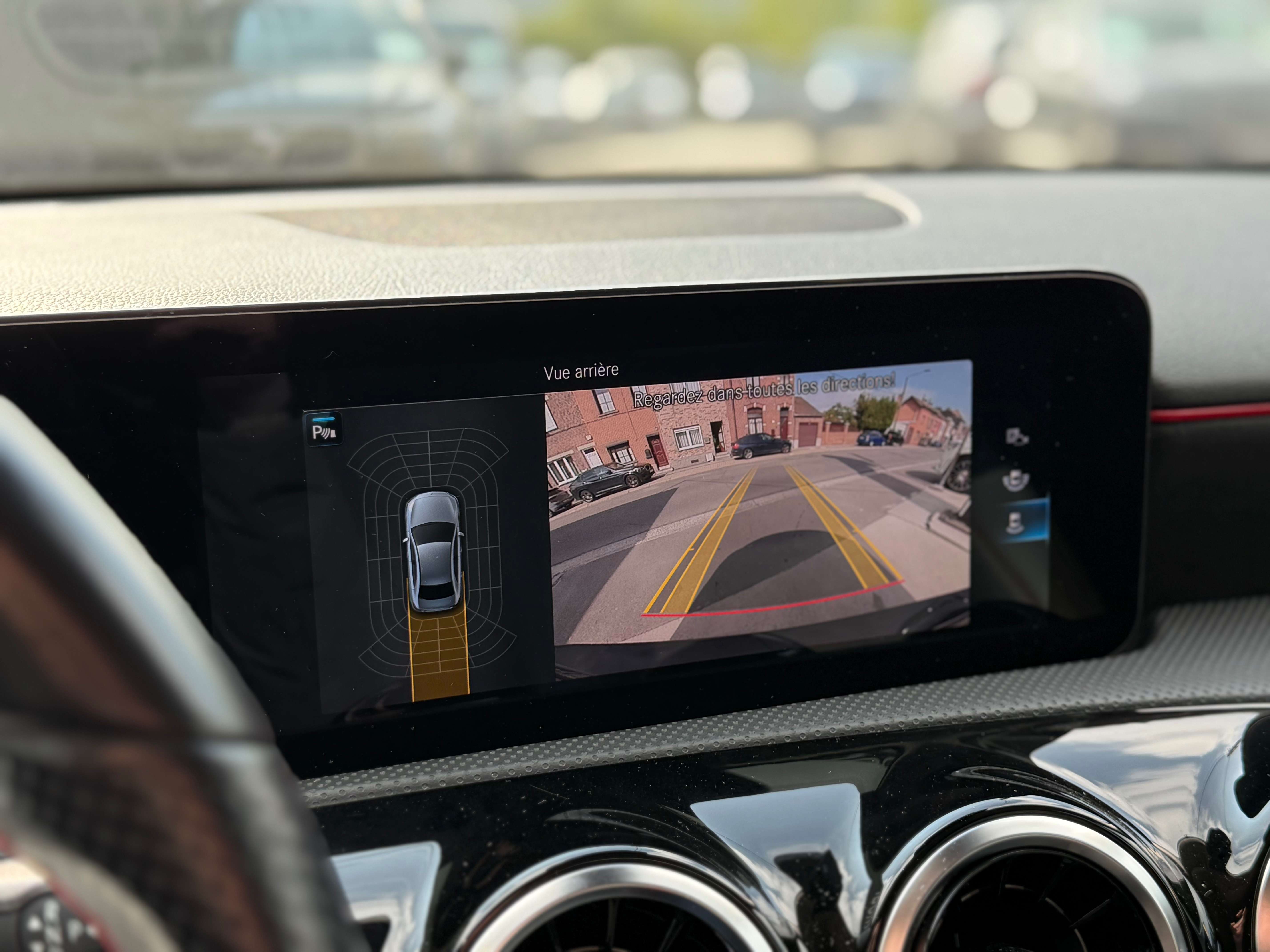 Mercedes-Benz A 200 d PACK AMG - COCKPIT - LINE ASS. - PARK ASS. - CAMERA - NAVI - FULL OPTION