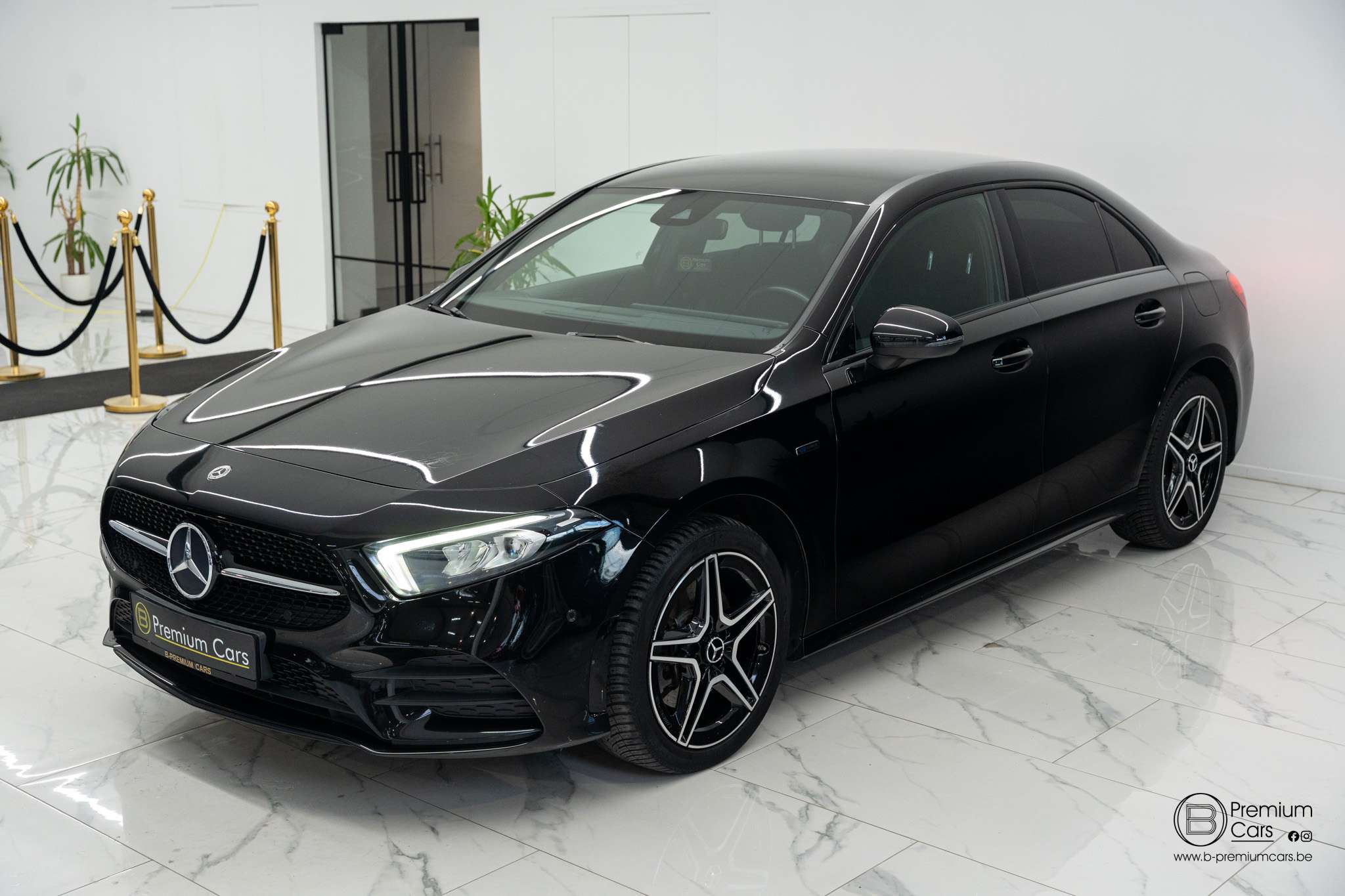 Mercedes-Benz A 250 e AMG line! Sedan! Cruise, Garantie, Ambient light!