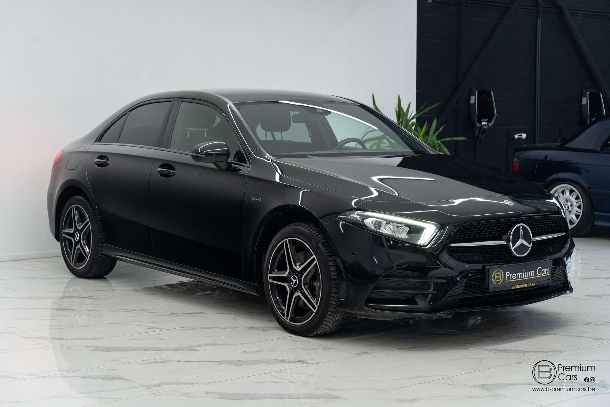 Mercedes-Benz A 250 e AMG line! Sedan! Cruise, Garantie, Ambient light!